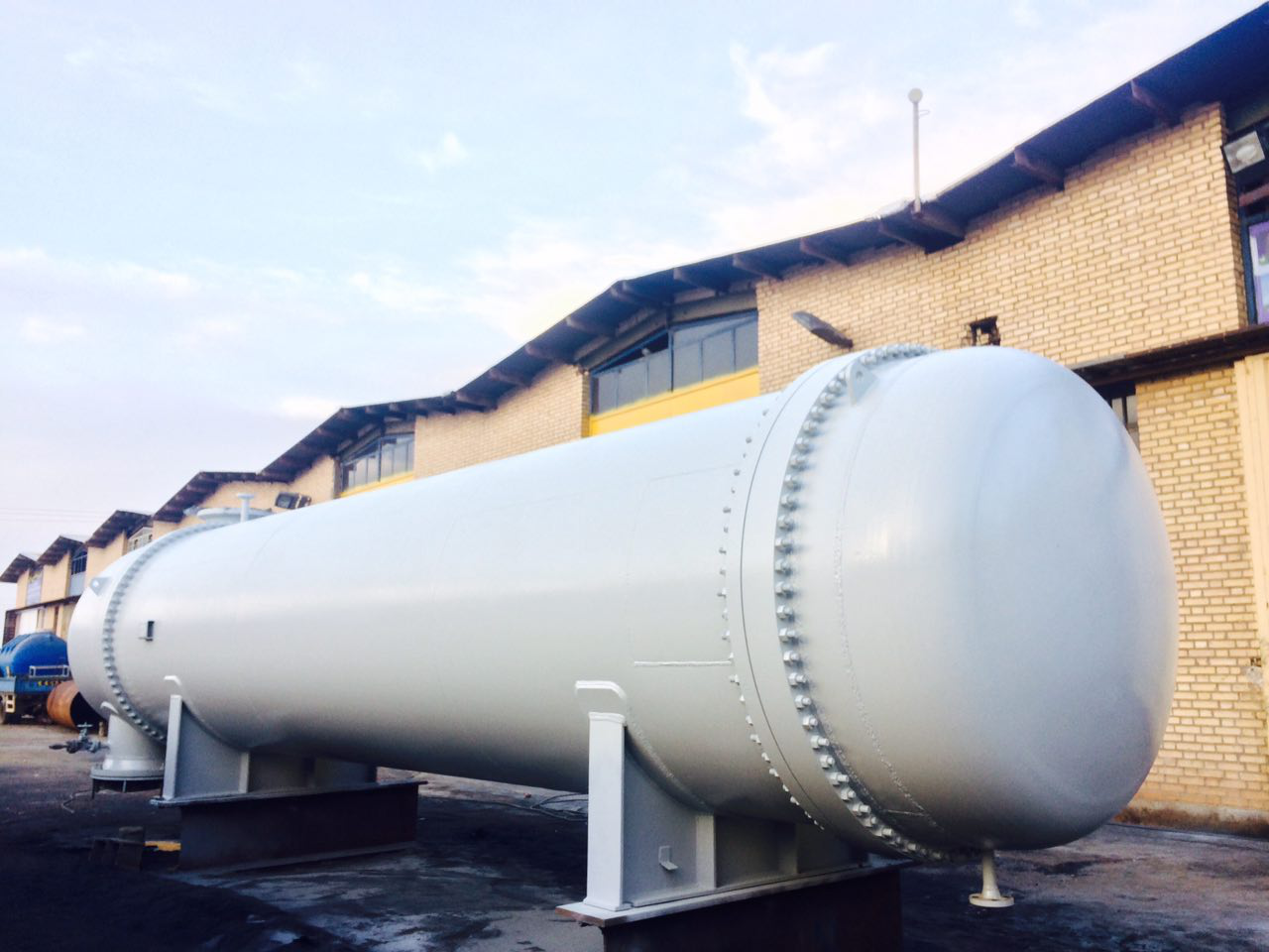 Re-tube and manufacturing two shell cover of  exchanger E-4312 - Amir Kabir Petrochemical Complex
